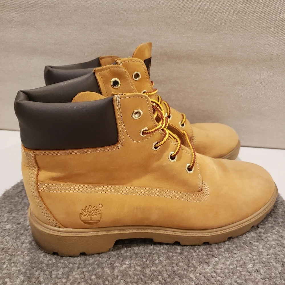 Timberland Classic work Boots 10960 Youth Boys Size 5.5 (GOOD CONDITION)